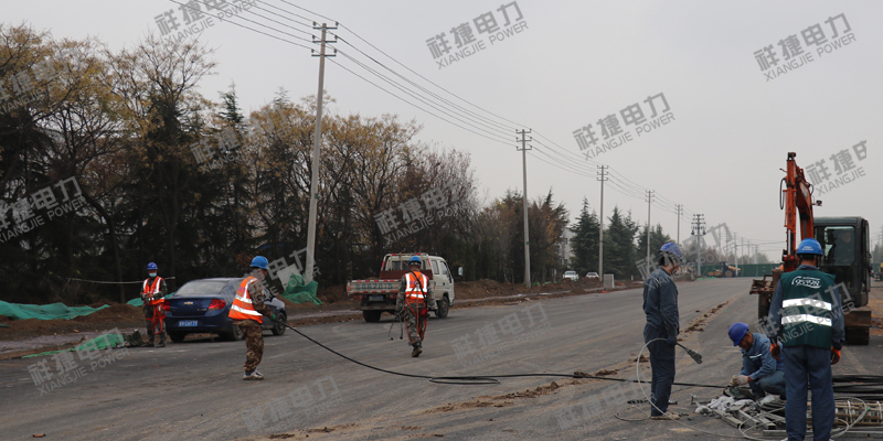 電力線路施工隊.jpg